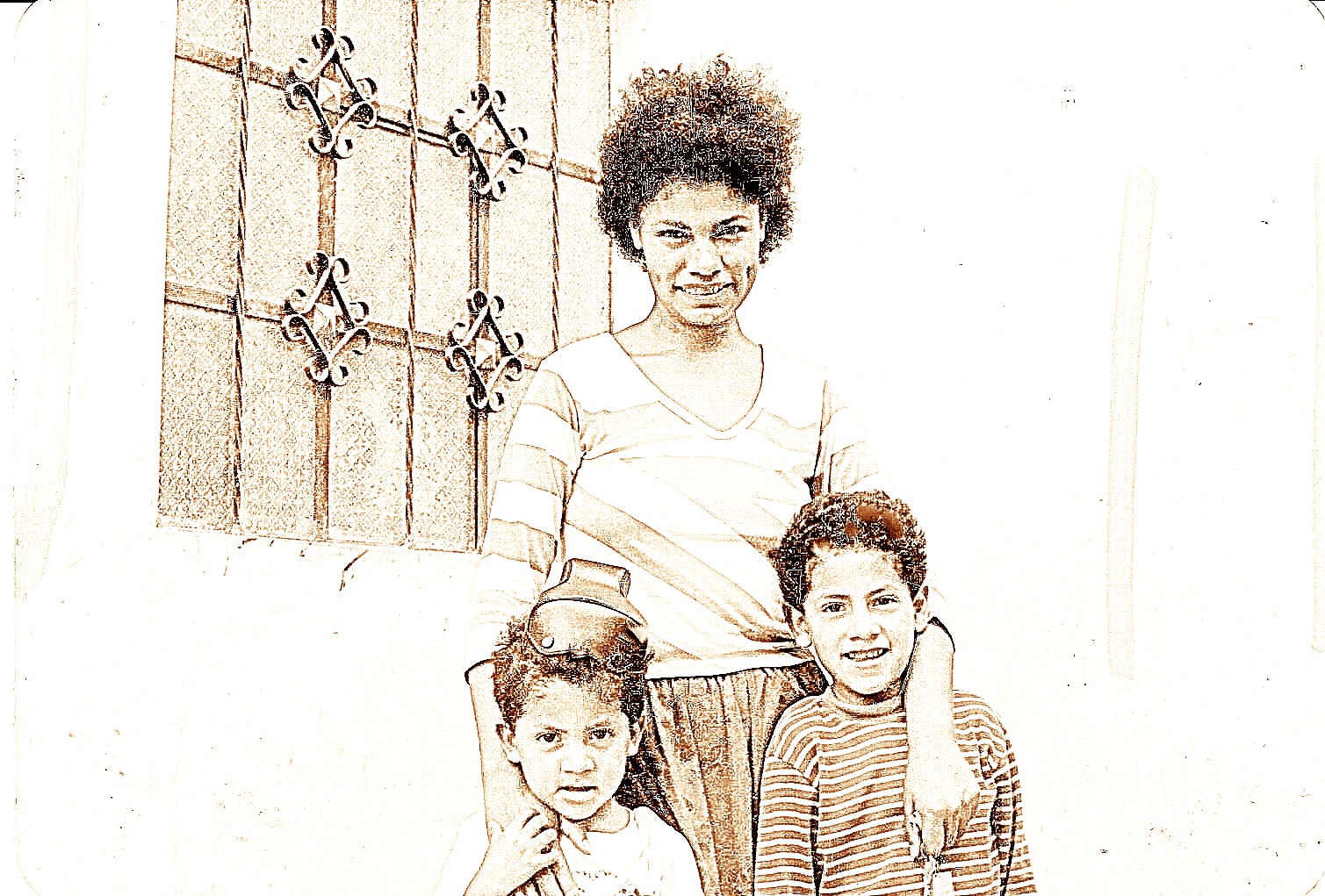 Maria Elena con sus hijos Gustavo y David